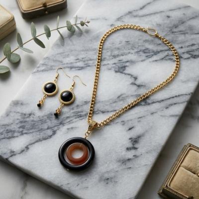 Marbu Onyx and Carnelian Necklace